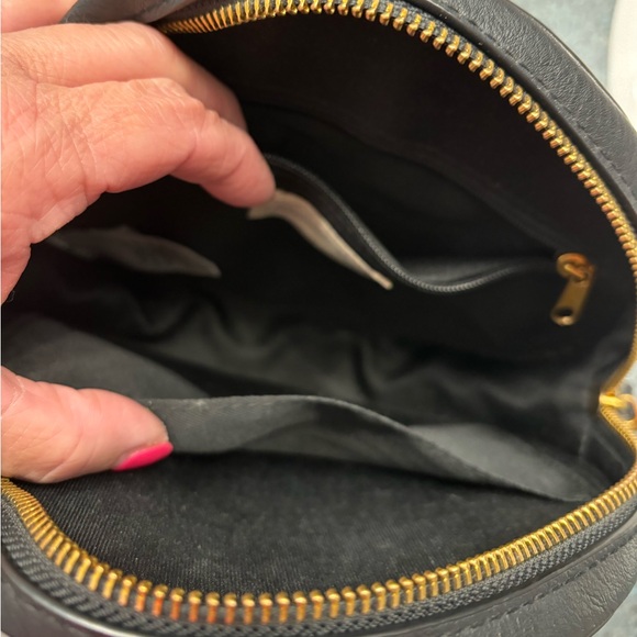 Universal Thread Crossbody - Picture 4 of 7